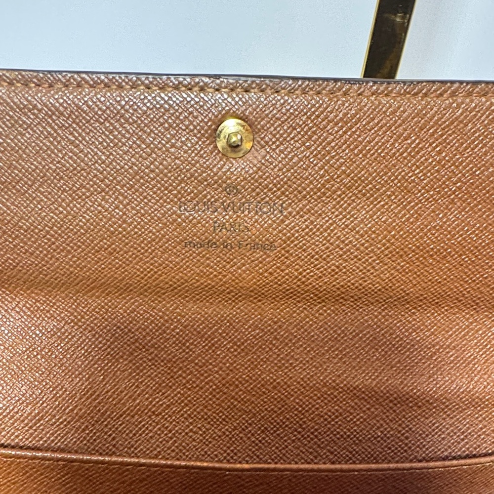 Louis Vuitton Wallet - Picture 7 of 9